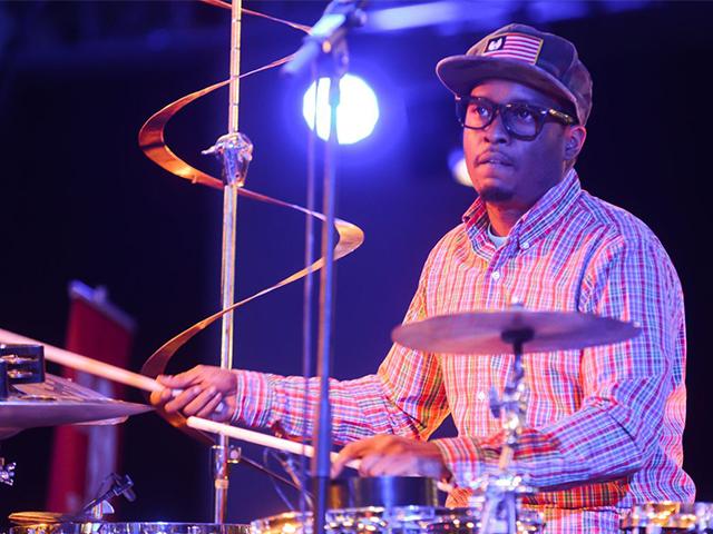 CHRIS DAVE AND THE DRUMHEDZ Tシャツ M Chris Dave and the Drumhedz Tickets, Tour and Concert Dates – www
