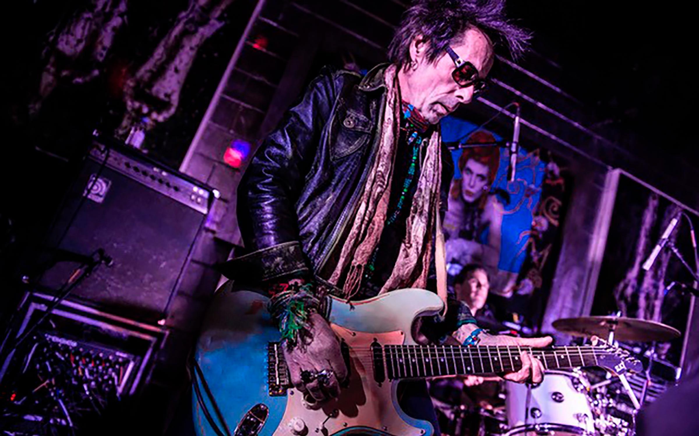Earl Slick Informasjon Live Nation