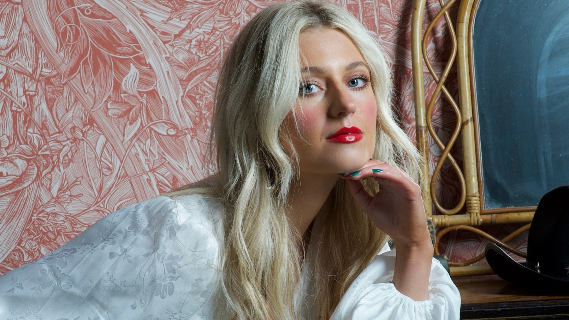 Promotional picture of Riley