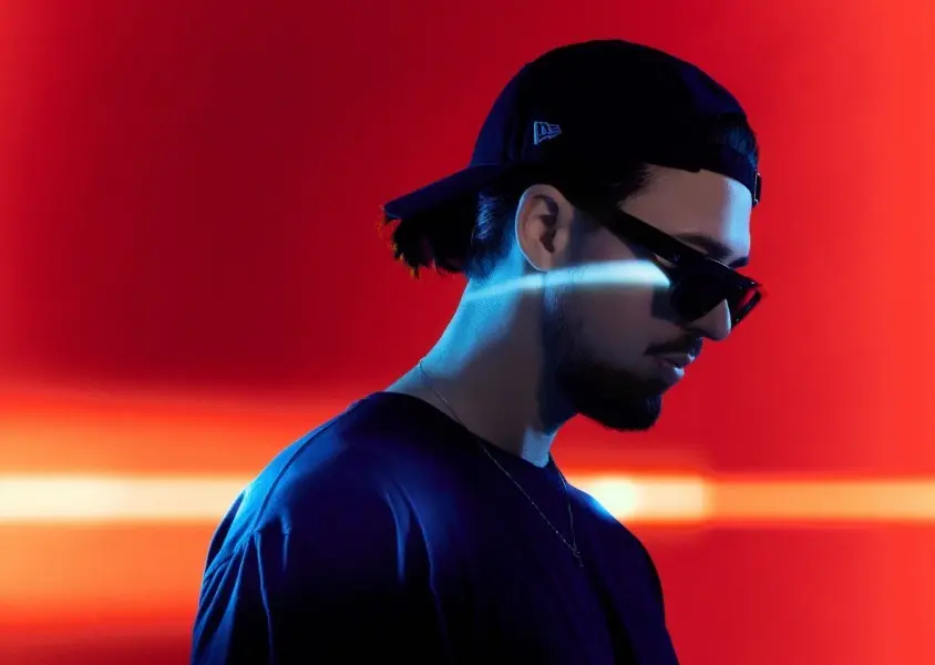 Sonny Fodera with cap on and sunglasses