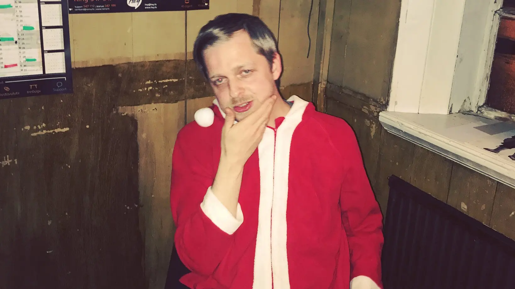 Photo of Teitur for his holiday concert