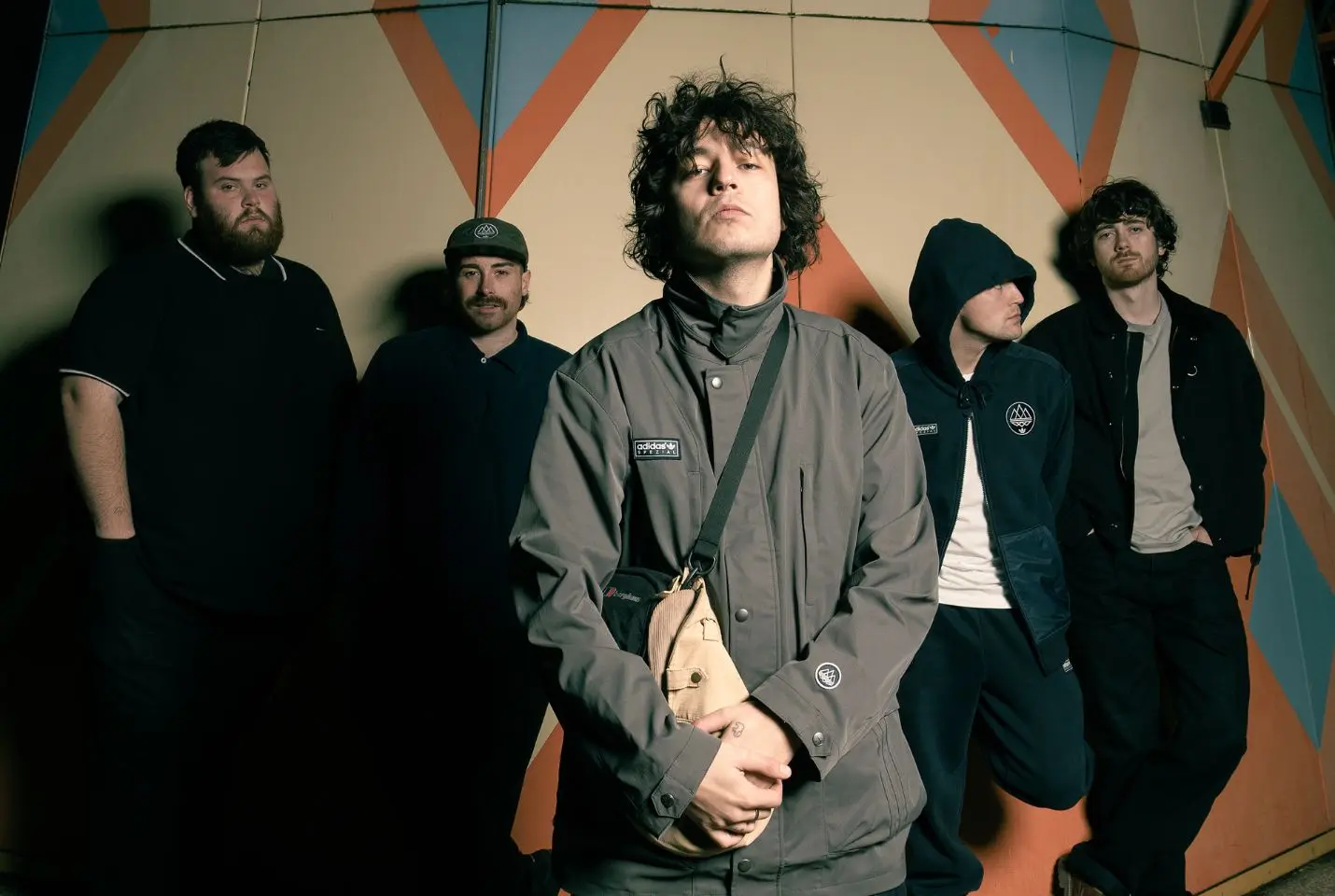 The five members of the band Pastel