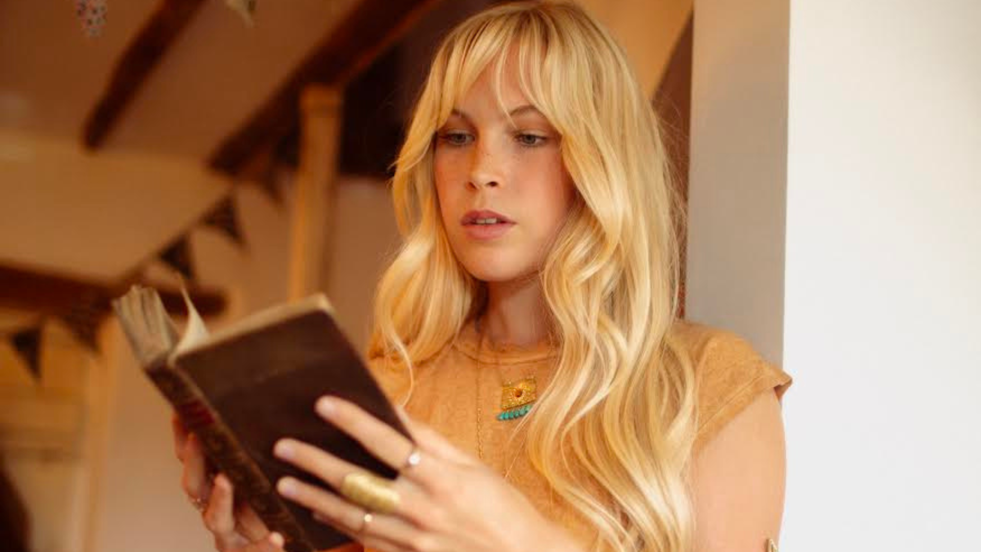 Promotional picture of Maya Lane