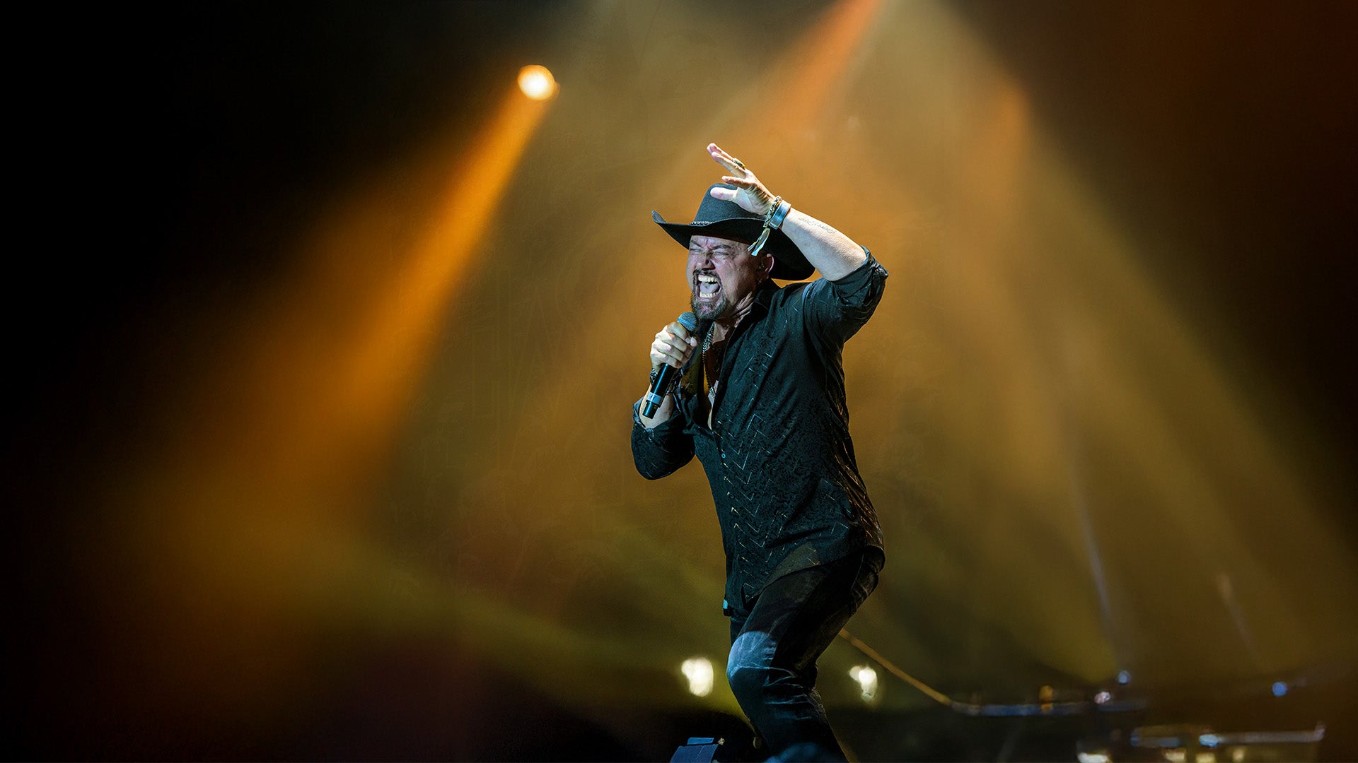 Geoff Tate en concert au De Casino